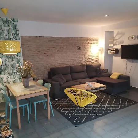 Apartamento Rentalsevilla Rentalsevilla Moderno Apartamento En El Centro Con Patio Sevilla