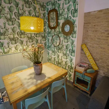 Rentalsevilla Rentalsevilla Moderno Apartamento En El Centro Con Patio Seville