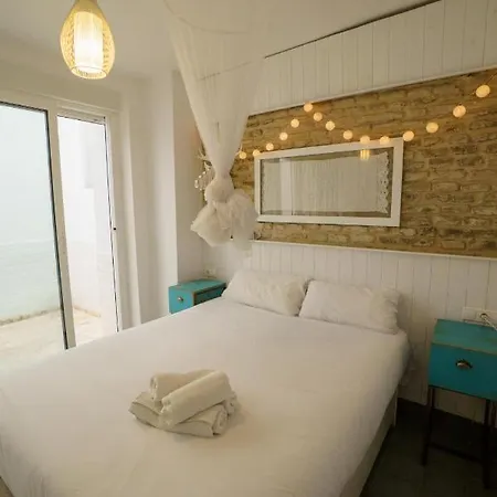 Rentalsevilla Rentalsevilla Moderno Apartamento En El Centro Con Patio * Seville